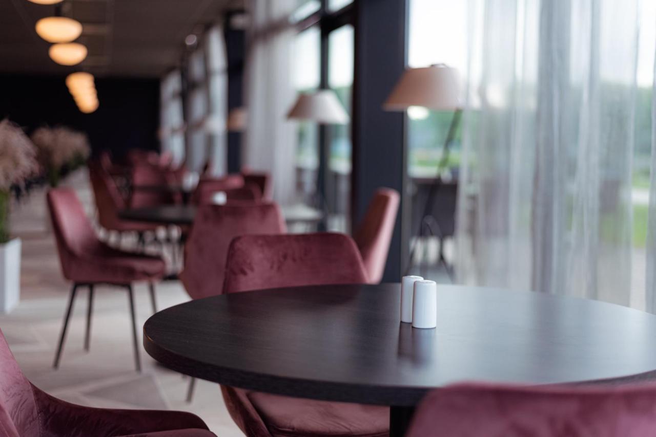 Meri Seaside Hotel & Spa 쿠레사아레 외부 사진