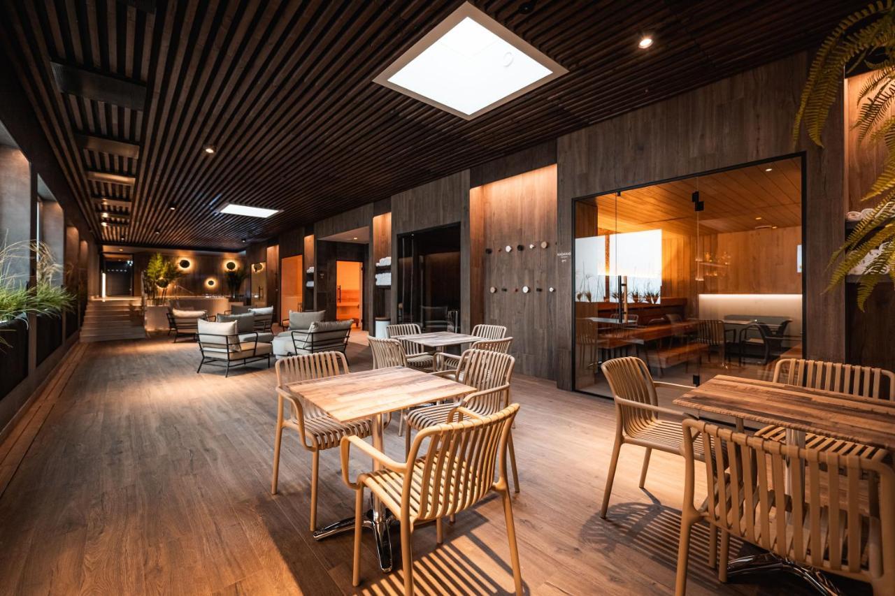 Meri Seaside Hotel & Spa 쿠레사아레 외부 사진