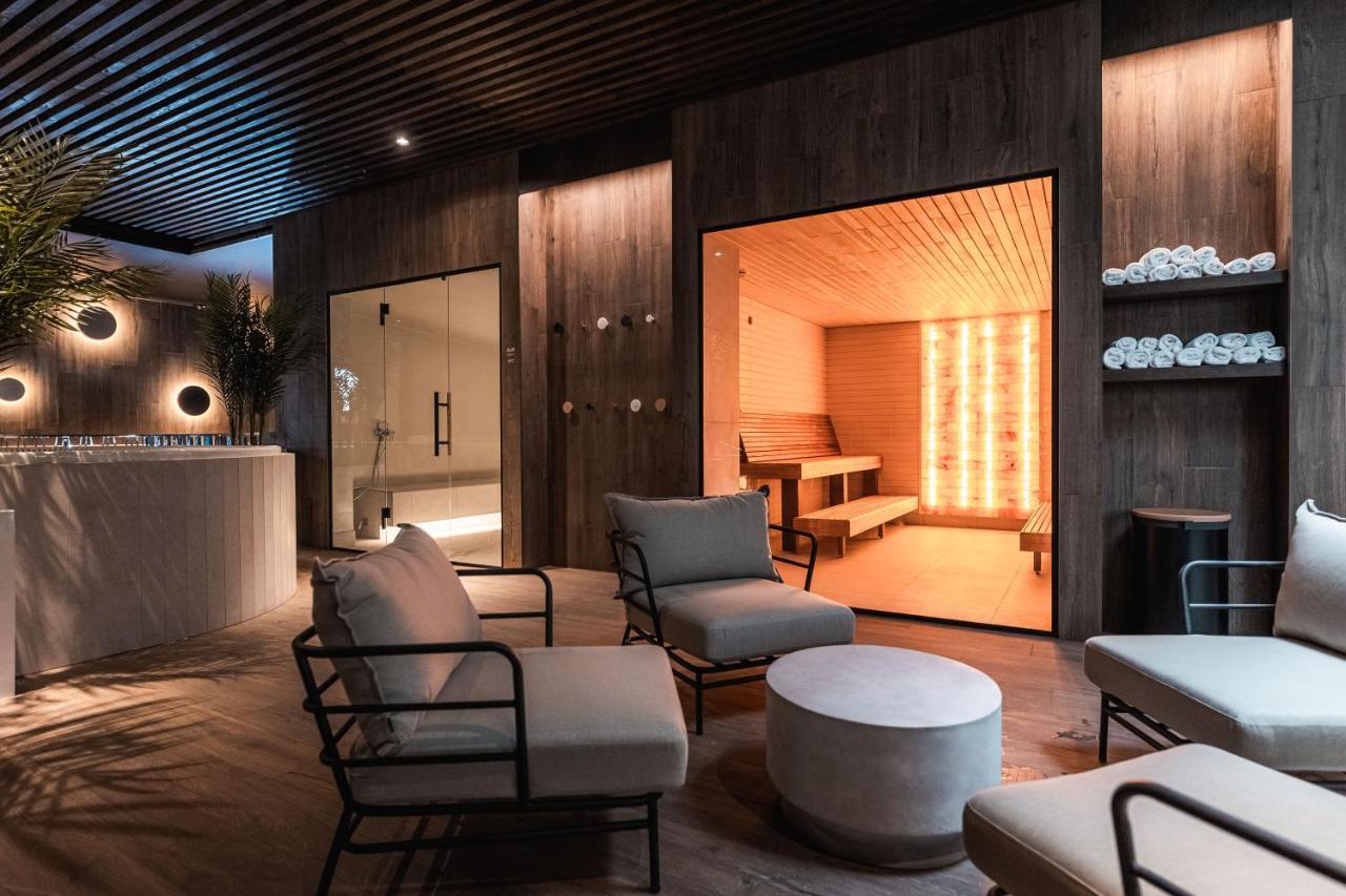 Meri Seaside Hotel & Spa 쿠레사아레 외부 사진