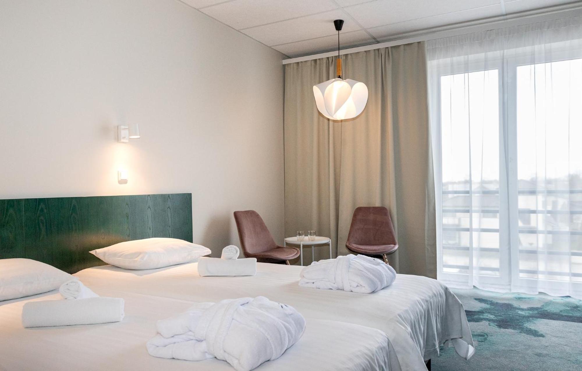 Meri Seaside Hotel & Spa 쿠레사아레 외부 사진