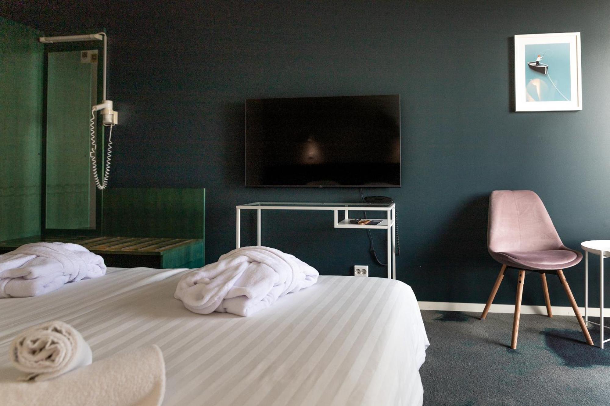 Meri Seaside Hotel & Spa 쿠레사아레 외부 사진