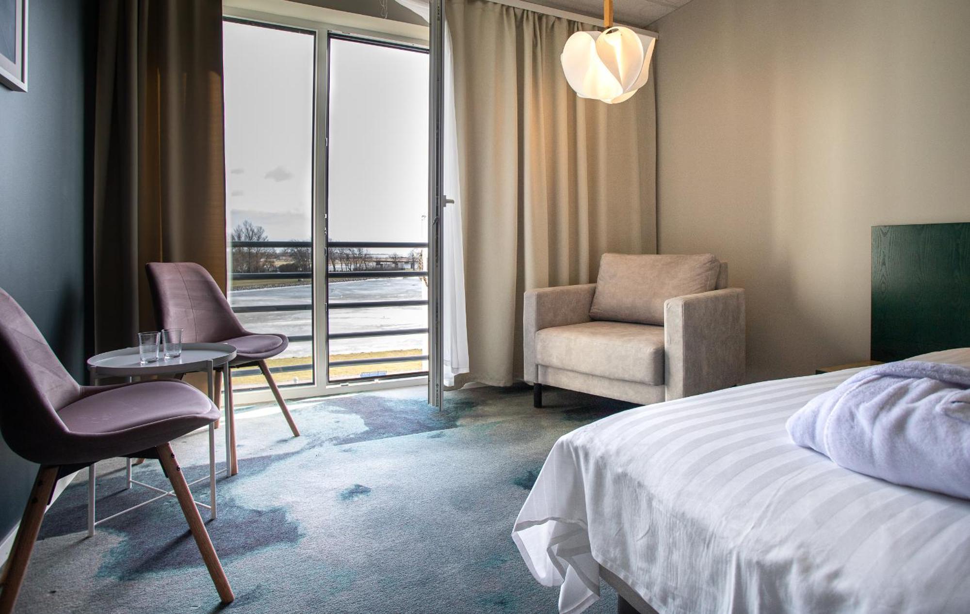 Meri Seaside Hotel & Spa 쿠레사아레 외부 사진