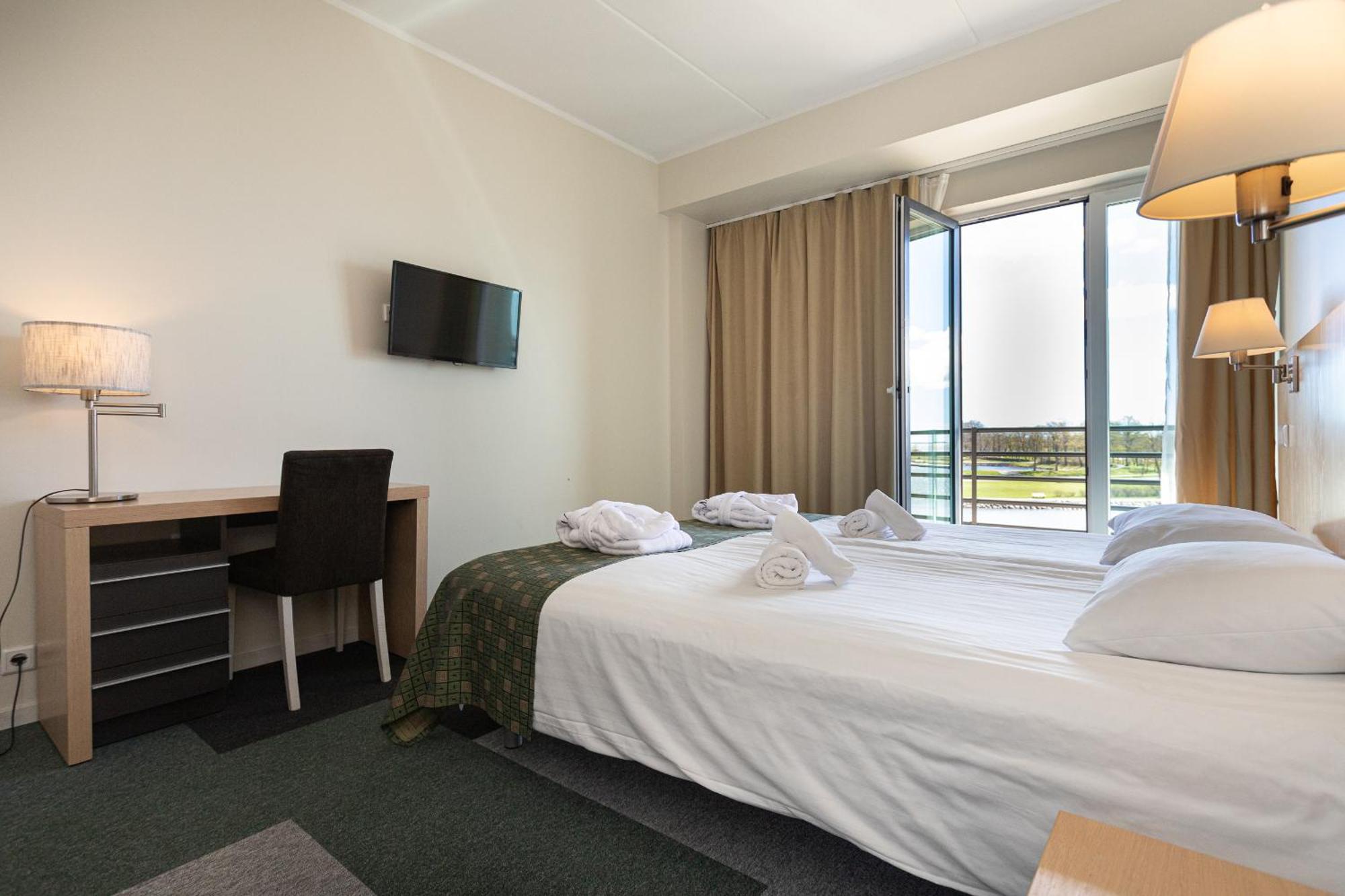 Meri Seaside Hotel & Spa 쿠레사아레 외부 사진
